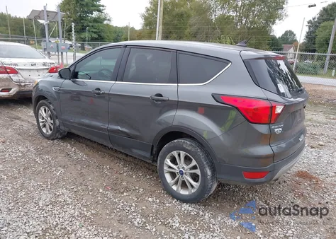 2019 Ford Escape Se z USA, uszkodzony, nr VIN 1FMCU0GD1KUA11624